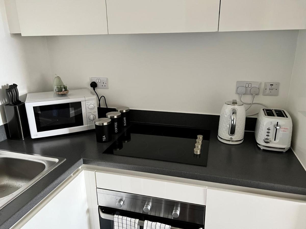 Spacious 1 Bed Relocation Apartment Free Parking, Brierley Hill Exterior foto
